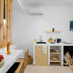 Апартаменты Plori Paros *