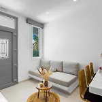 Plori Paros Науса