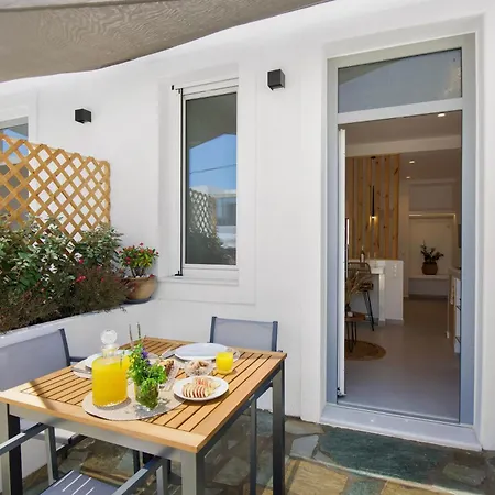 Plori Paros *
