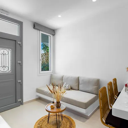 Plori Paros Naousa (Paros)